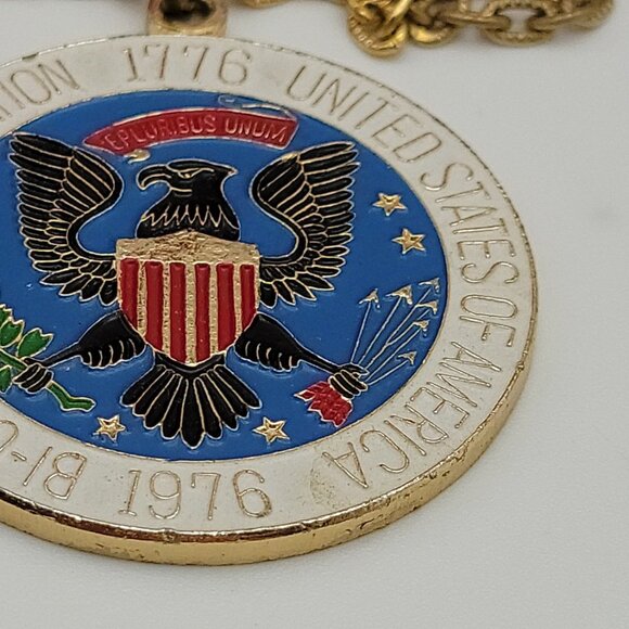 VTG. BI-CENETENNIAL CELEBRATION 1776 USA 1976 MEDAL NECKLACE 24"  43mm TAIWAN - Picture 4 of 9